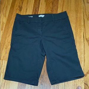 Loft dark gray Bermuda short size 6